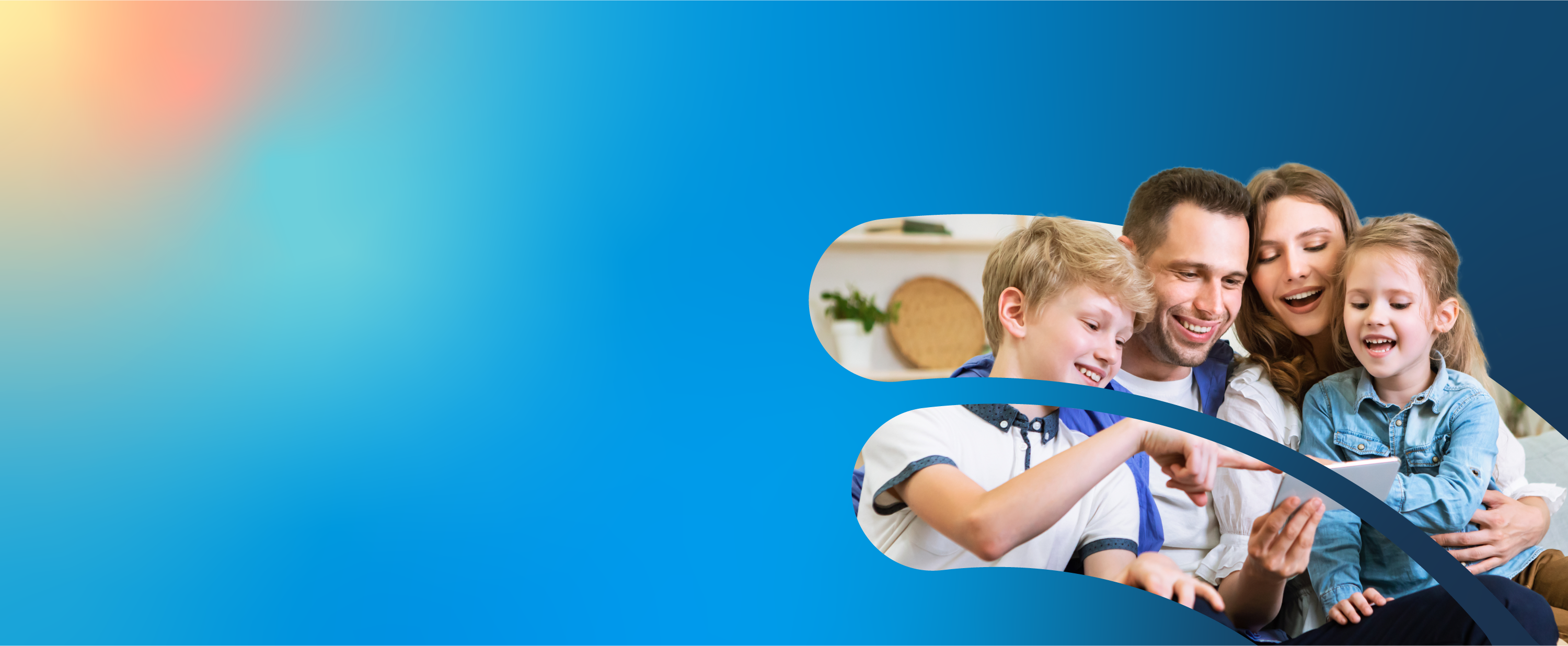 famiglia che naviga felice connessa a EOLO