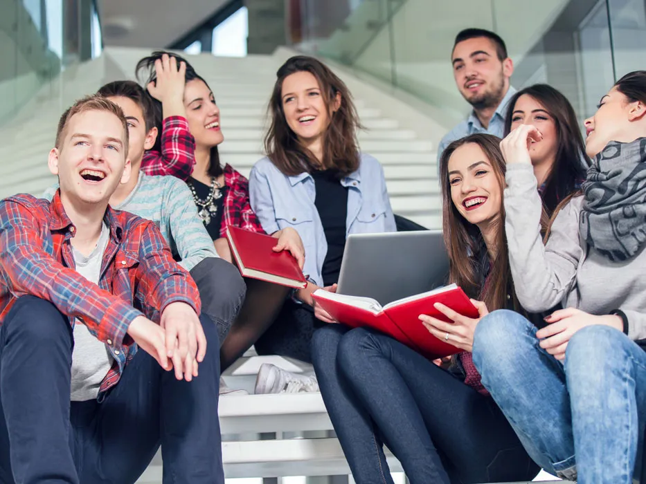 Gruppo di giovani studenti Gruppo di giovani studenti