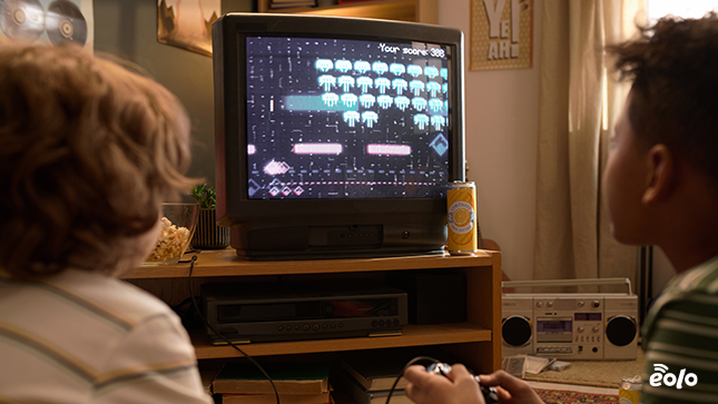 bambini giocano alla console