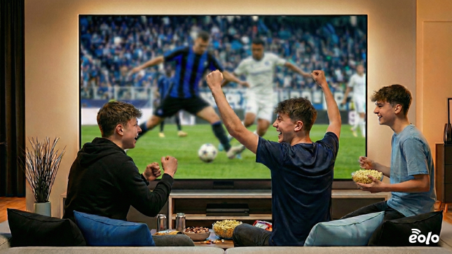 ragazzi guardano partita calcio ragazzi guardano partita calcio