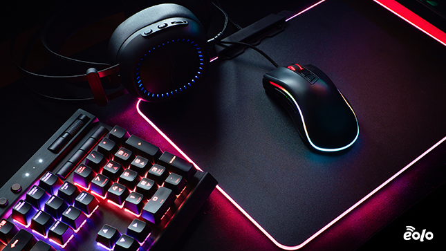 tastiera mouse e cuffie gaming