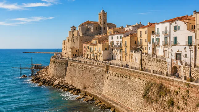 Termoli, il borgo antico sospeso sull'Adriatico
